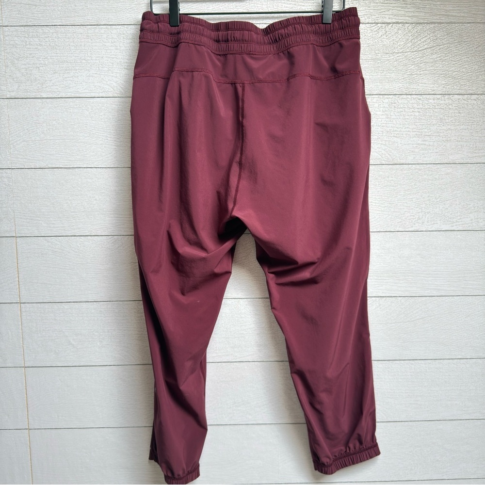 Lululemon Burgundy Wine Light Weight Tapered Jogger Pants Size M /Size 10 - Picture 4 of 8